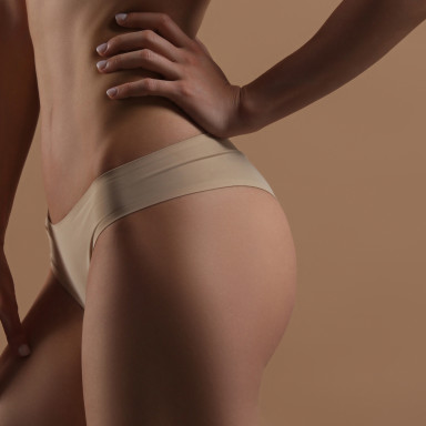 Patientin nach einer Schamlippenverkleinerung