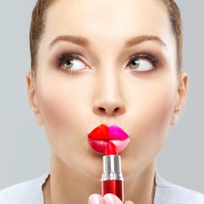 Happy Patientin nach dem Lippen aufspritzen