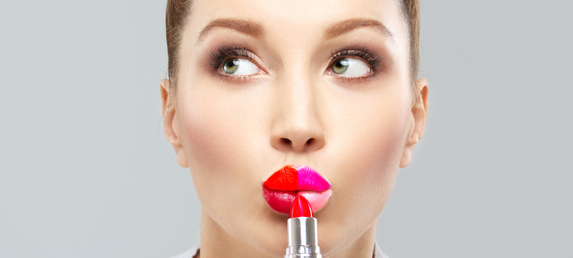 Happy Patientin nach dem Lippen aufspritzen